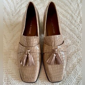 New Donald J. Pliner Beige Avi Loafer Pump